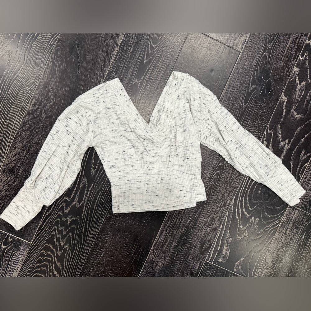 Size small vintage Havana V-neck crop sweater